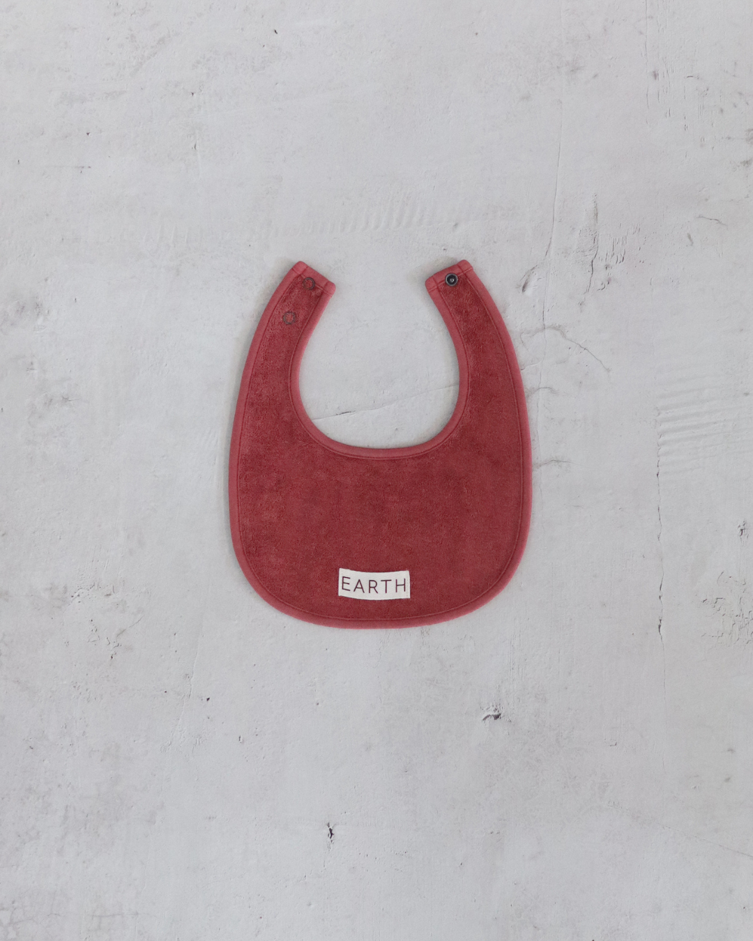 Organic Bib - Vintage Red [EARTH THE ARCHIVE] (26AW)