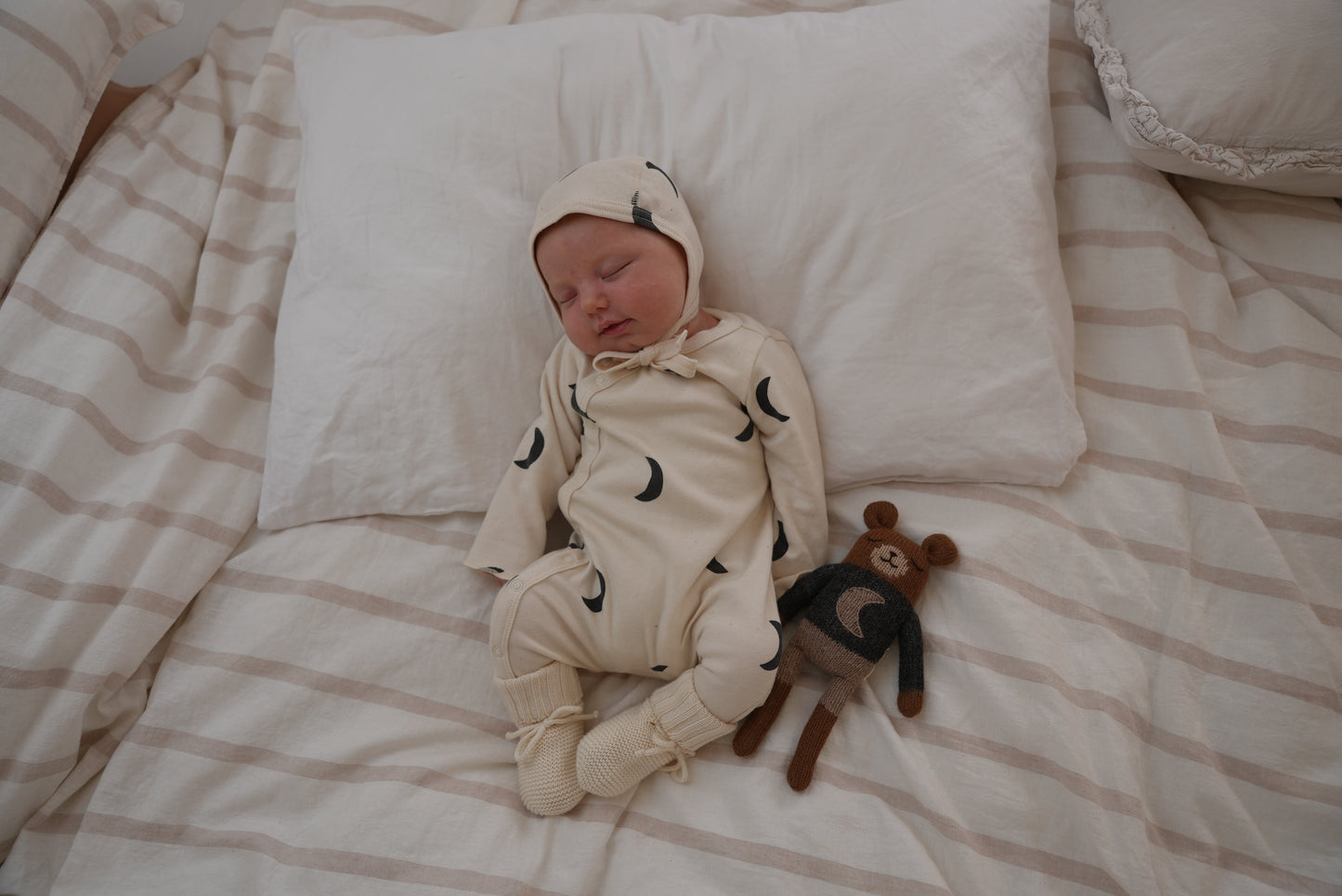 Undyed Midnight Bonnet GOTS [organic zoo] (26SS)