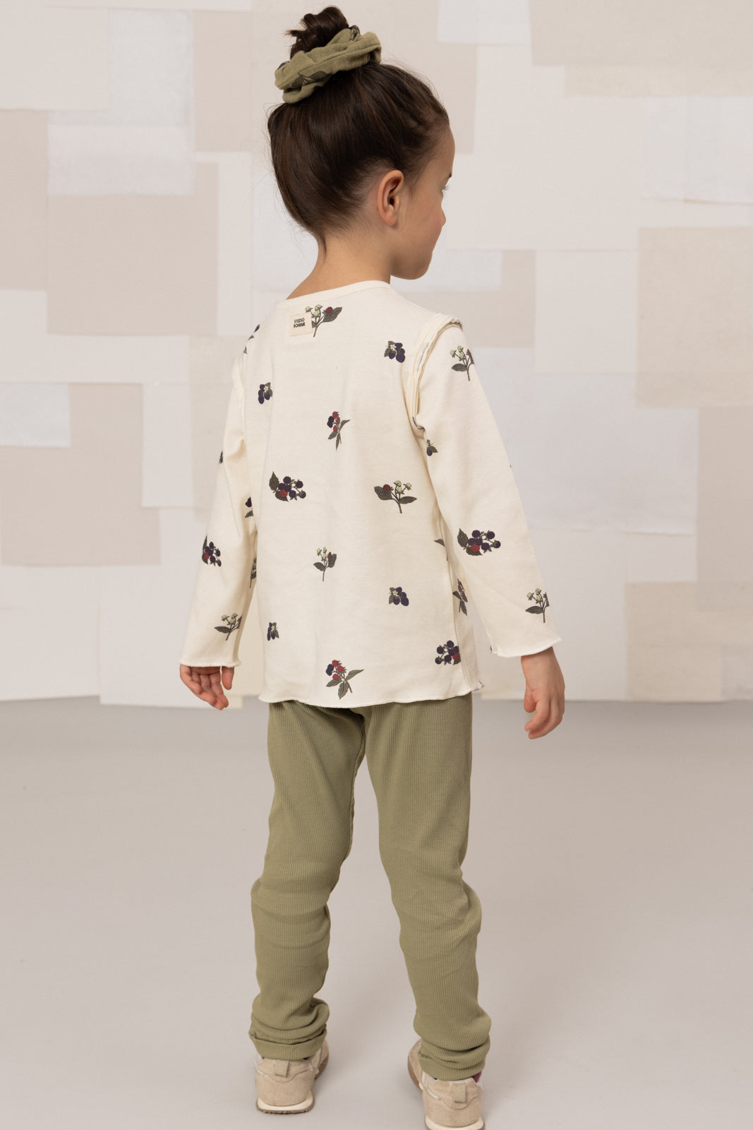 LALA T-SHIRT - ECRU / BLACKBERRIES [STUDIO BOHEME] (25AW)