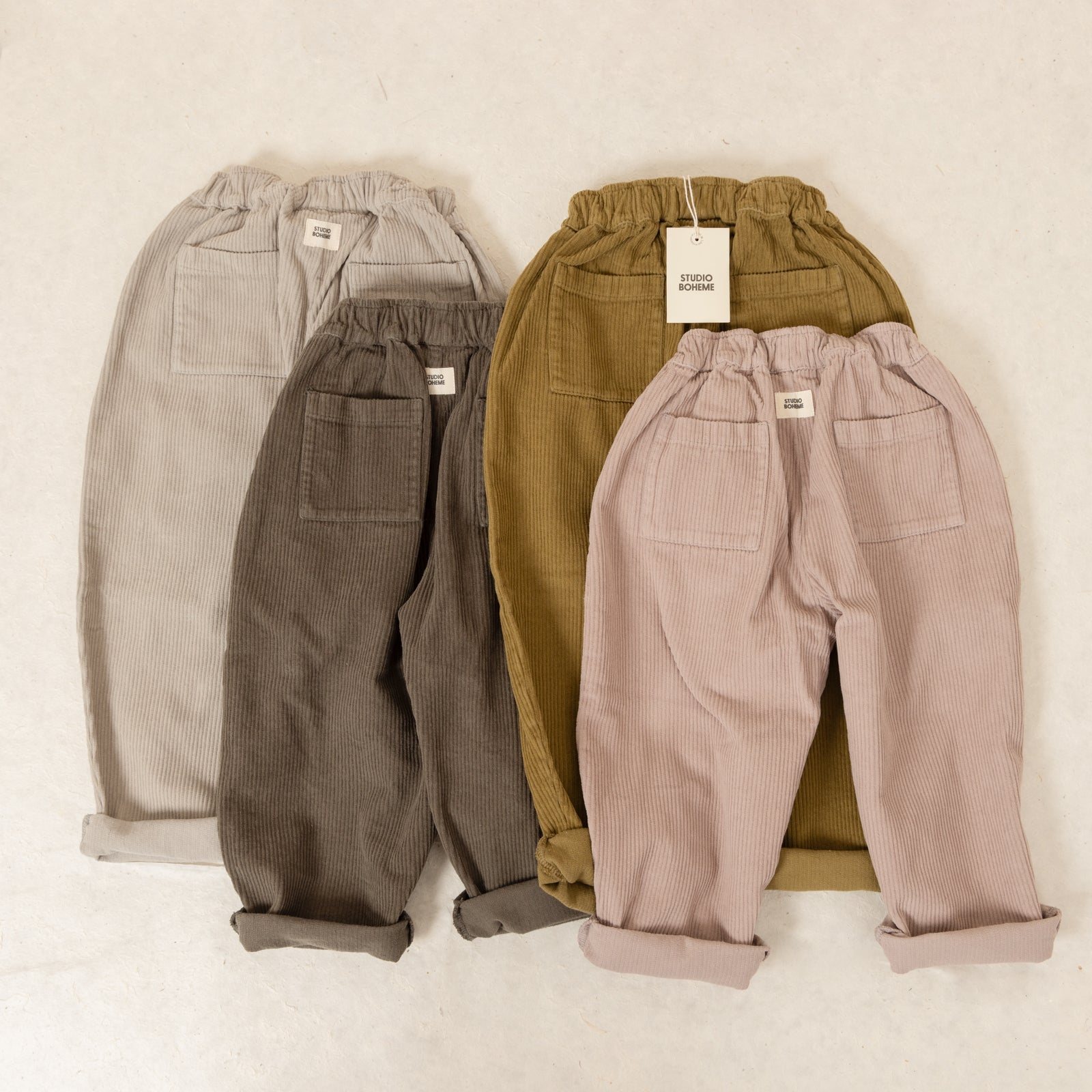 CARROT PANTS - GREEN NUTRIA [STUDIO BOHEME] (25AW)
