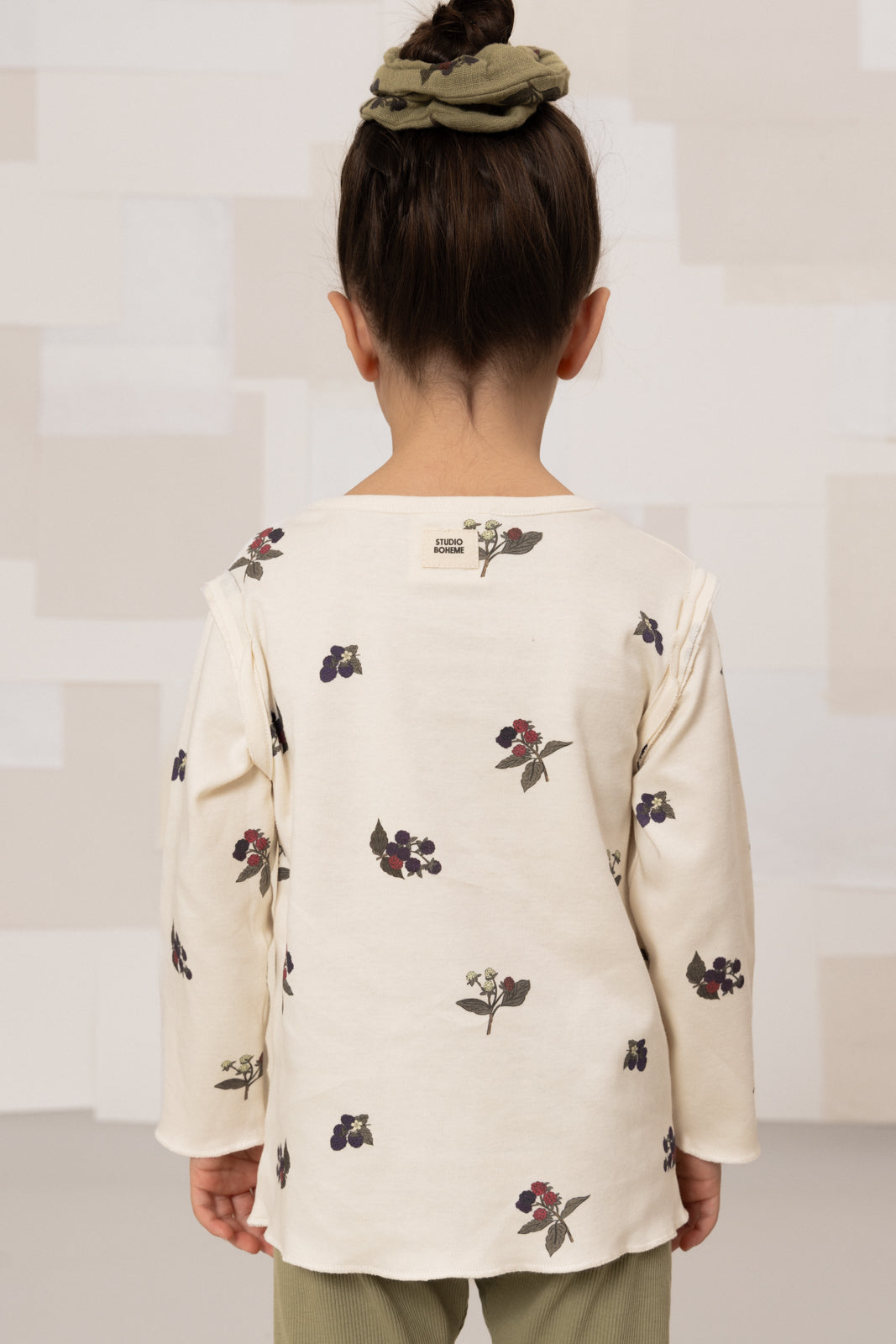 LALA T-SHIRT - ECRU / BLACKBERRIES [STUDIO BOHEME] (25AW)