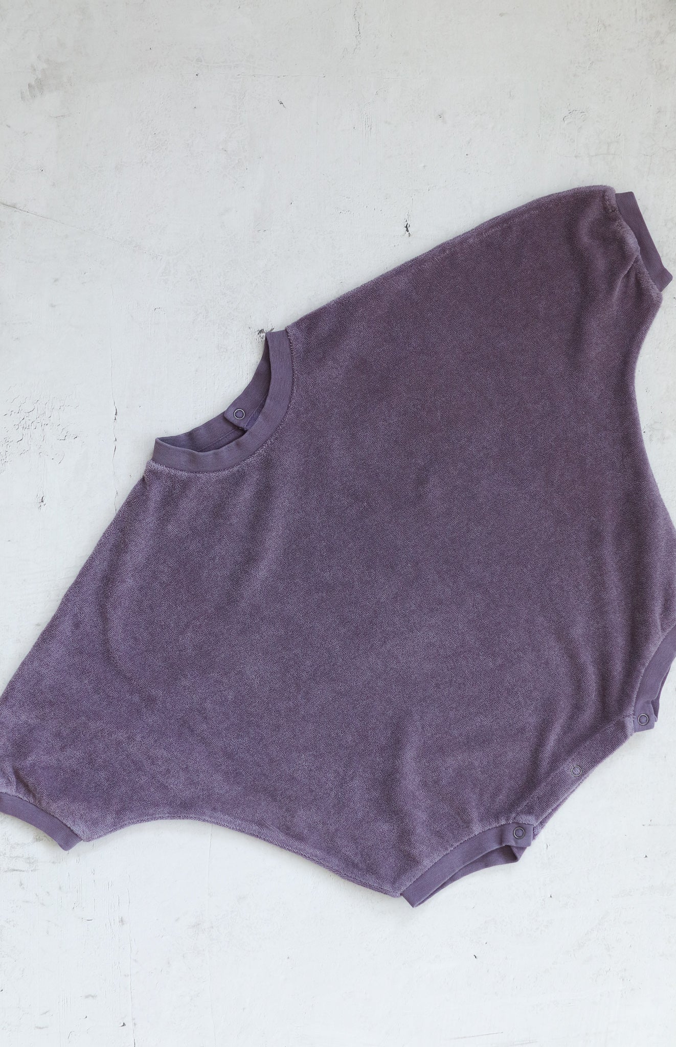 ariro EARTH アース　モモンガ　ロンパース　➕ビブ韓国　韓国子供服 EARTH THE ARCHIVE】 Baby Sweatsuit - Burgundy | RIRIBELL