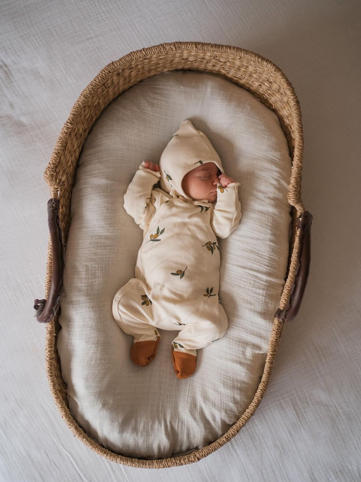 OLIVE GARDEN SUIT WITH CONTRAST FEET [organic zoo]