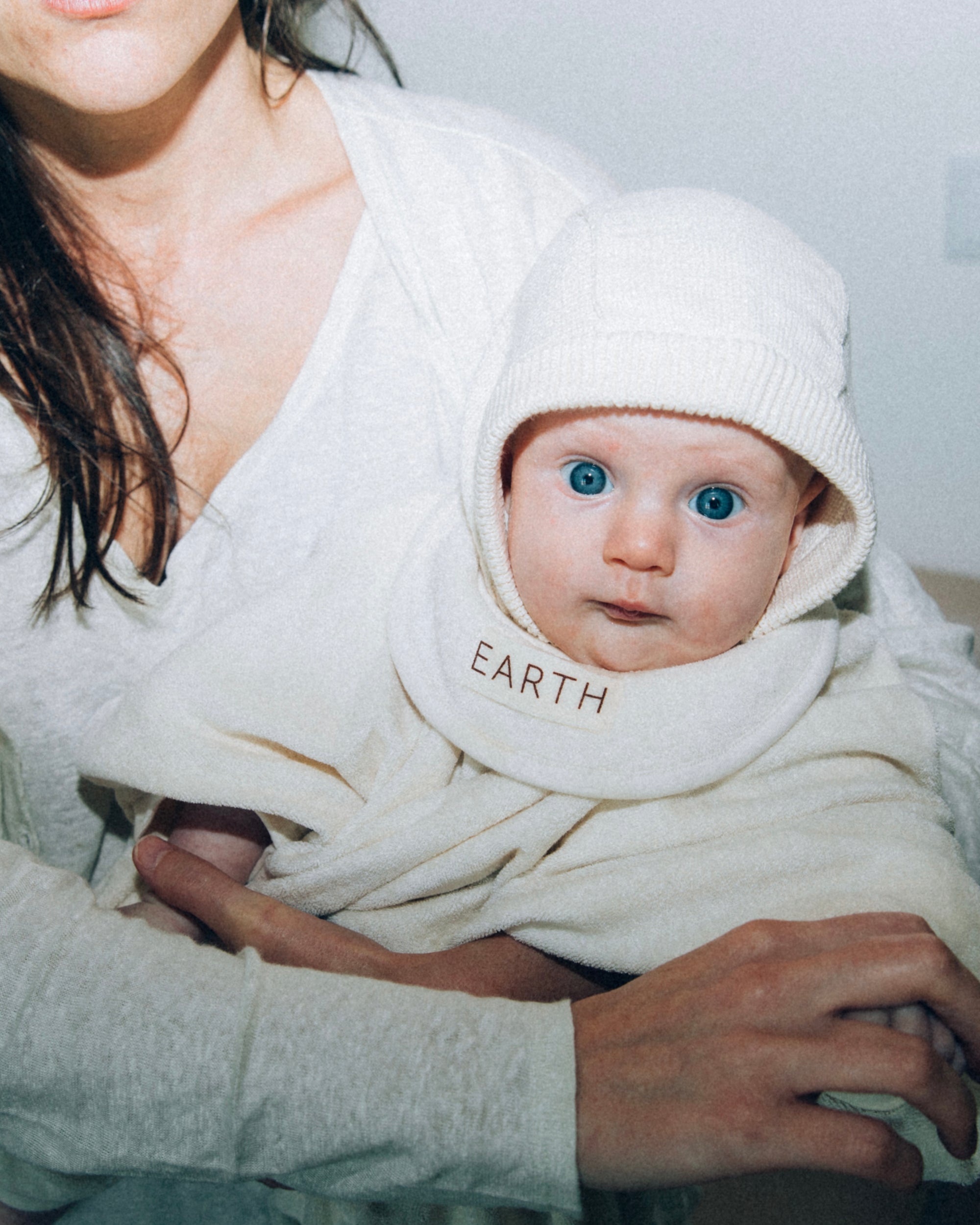 Organic new born bib - Ecru Cream [EARTH THE ARCHIVE] (26AW)