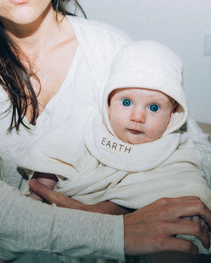 Organic new born bib - Ecru Cream [EARTH THE ARCHIVE] (26AW)