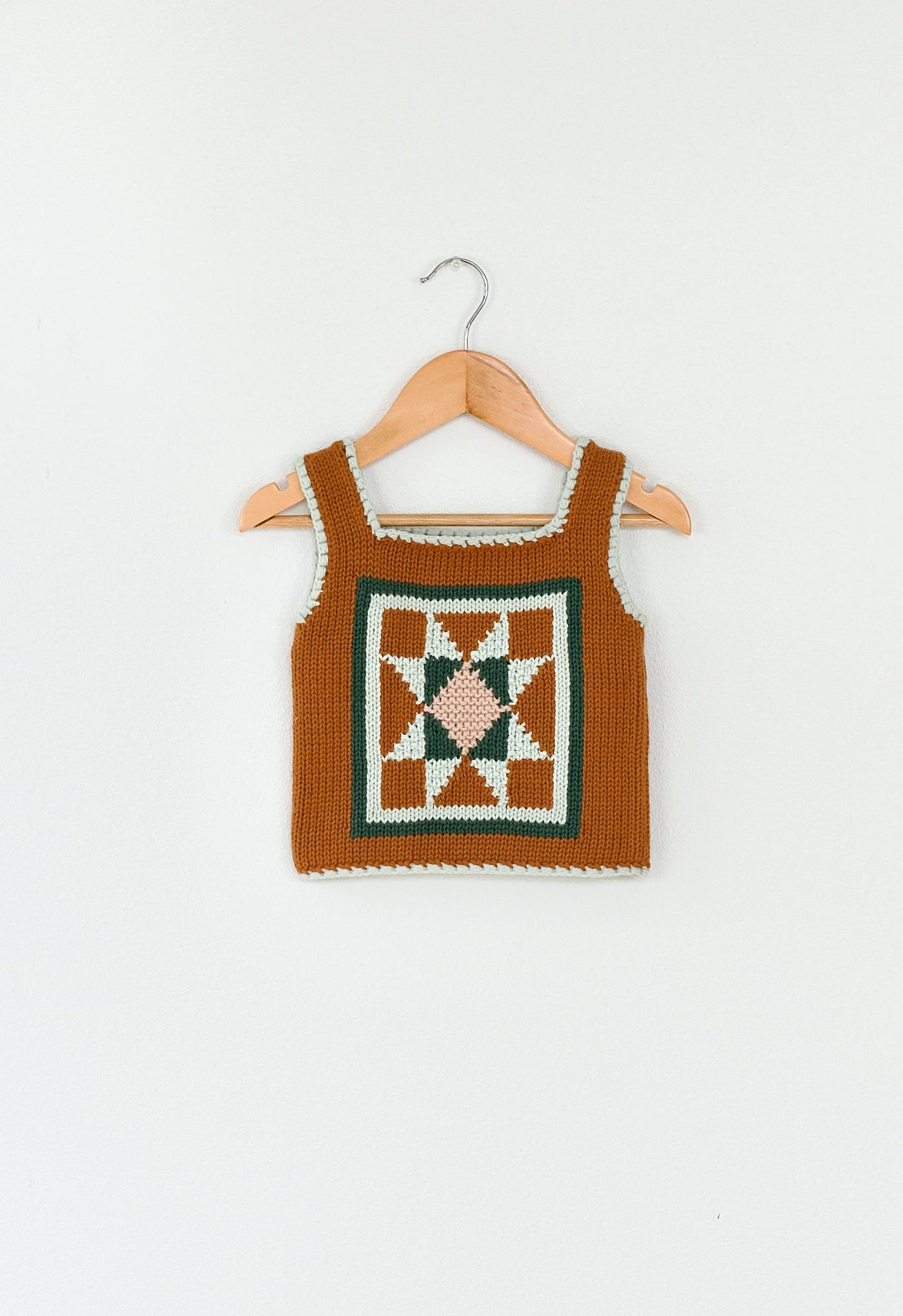 [iver and isla] patchwork quilt pullover vest  (acorn) - SS23