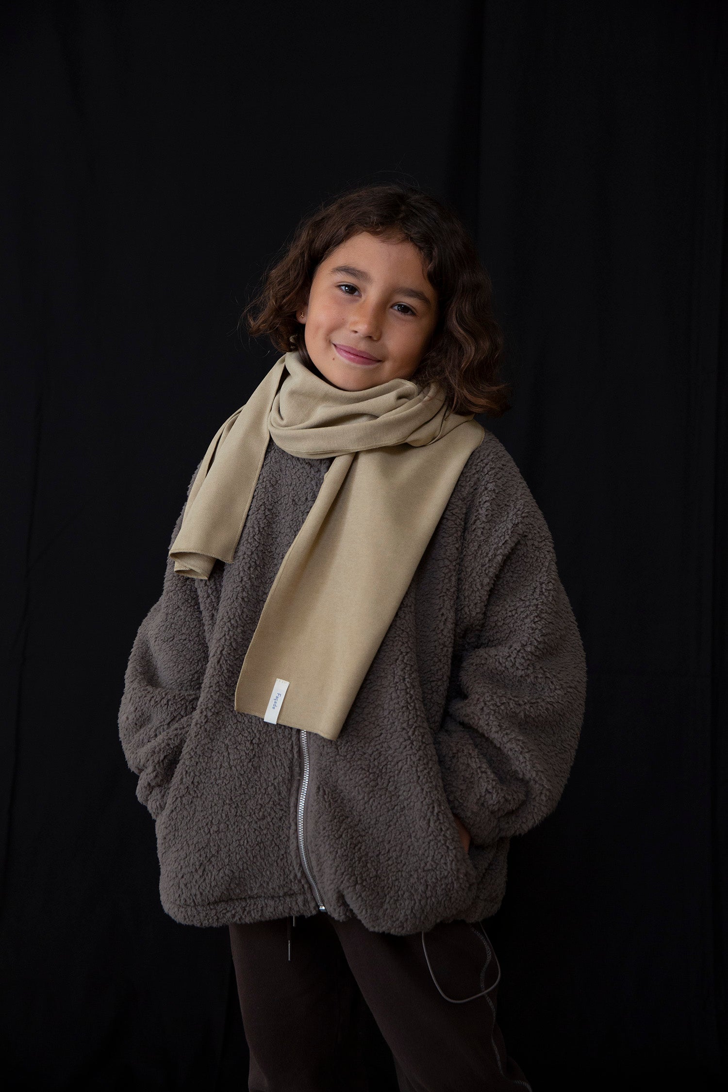 新品】Facade Teddy zip sweater 3-4Y Stone