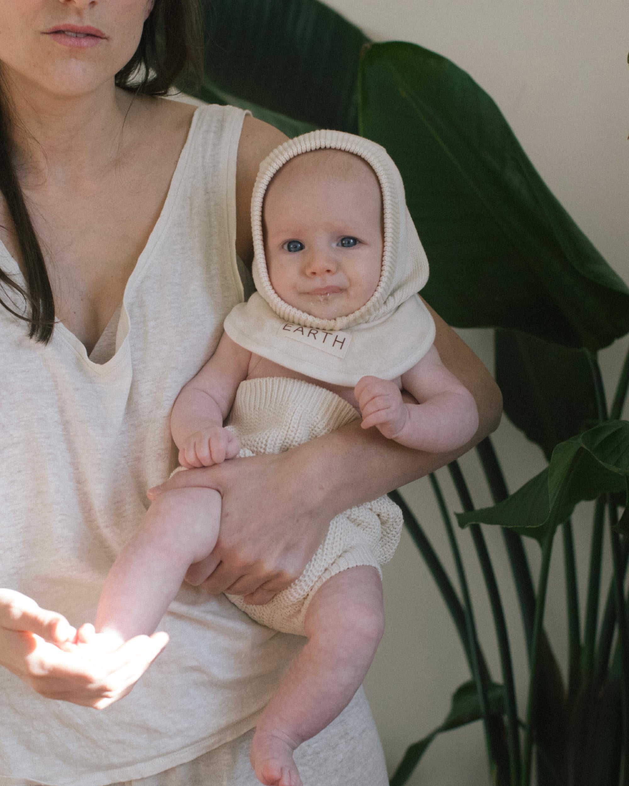 Organic new born bib - Ecru Cream [EARTH THE ARCHIVE] (26AW)