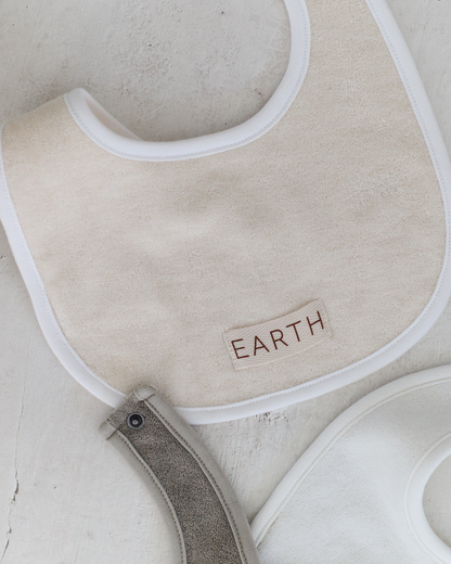 Organic Bib - Ecru Cream [EARTH THE ARCHIVE] (26AW)