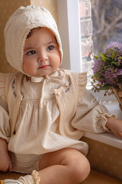 【予約商品】Emma embroidered vest [Oren] (26SS)【2026年3月中旬以降順次発送】