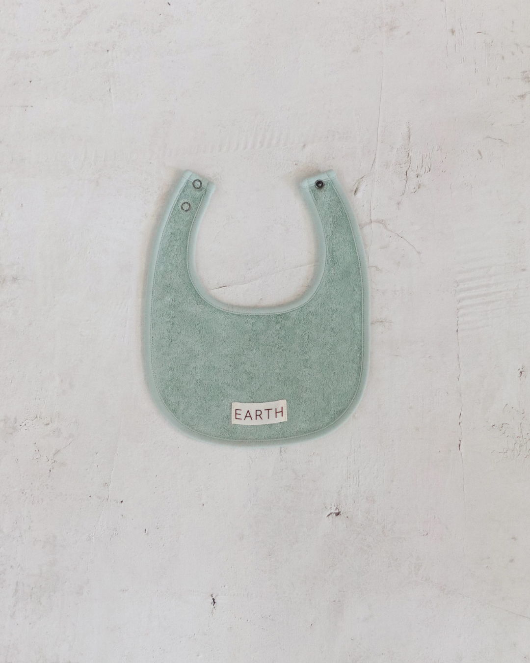 Organic Bib - Sage Green [EARTH THE ARCHIVE] (26AW)
