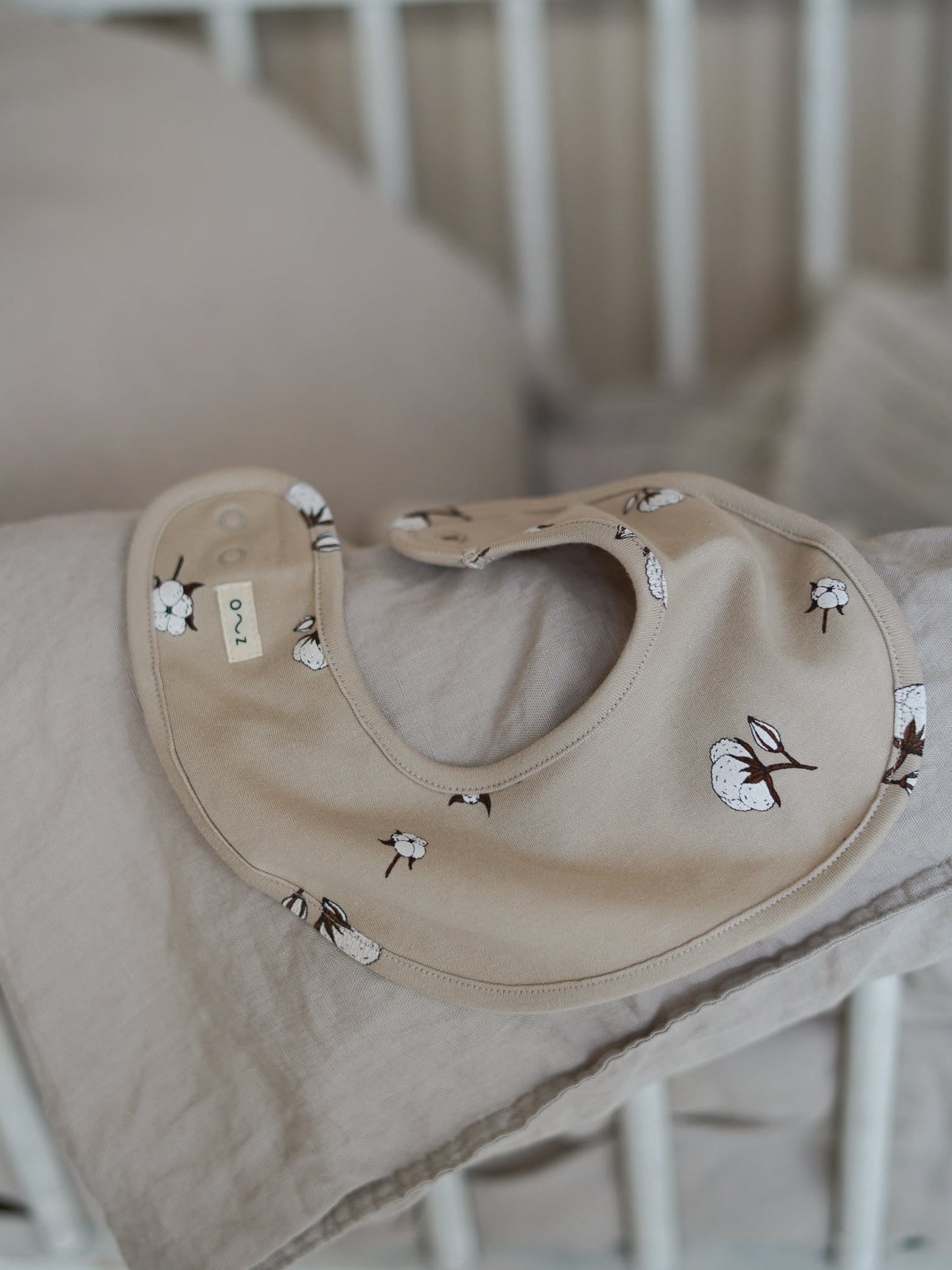 Cottonfield Bib [organic zoo]