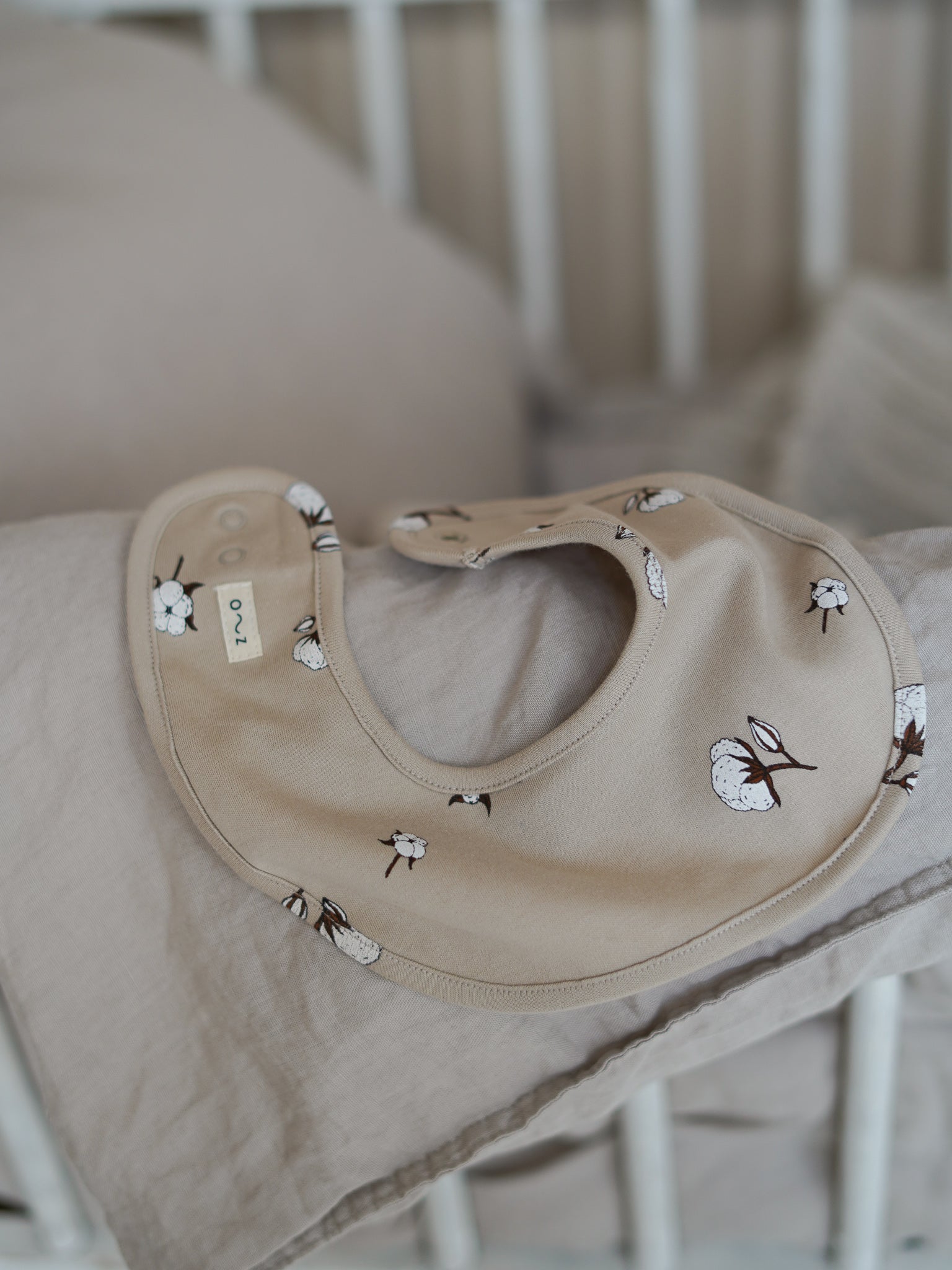 Cottonfield Bib [organic zoo]