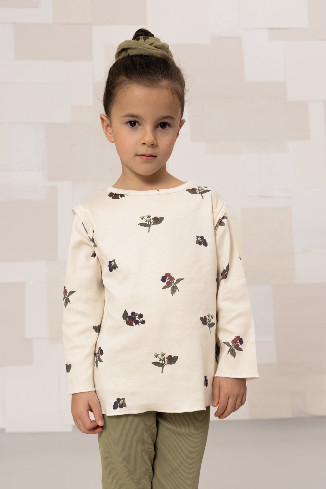 LALA T-SHIRT - ECRU / BLACKBERRIES [STUDIO BOHEME] (25AW)