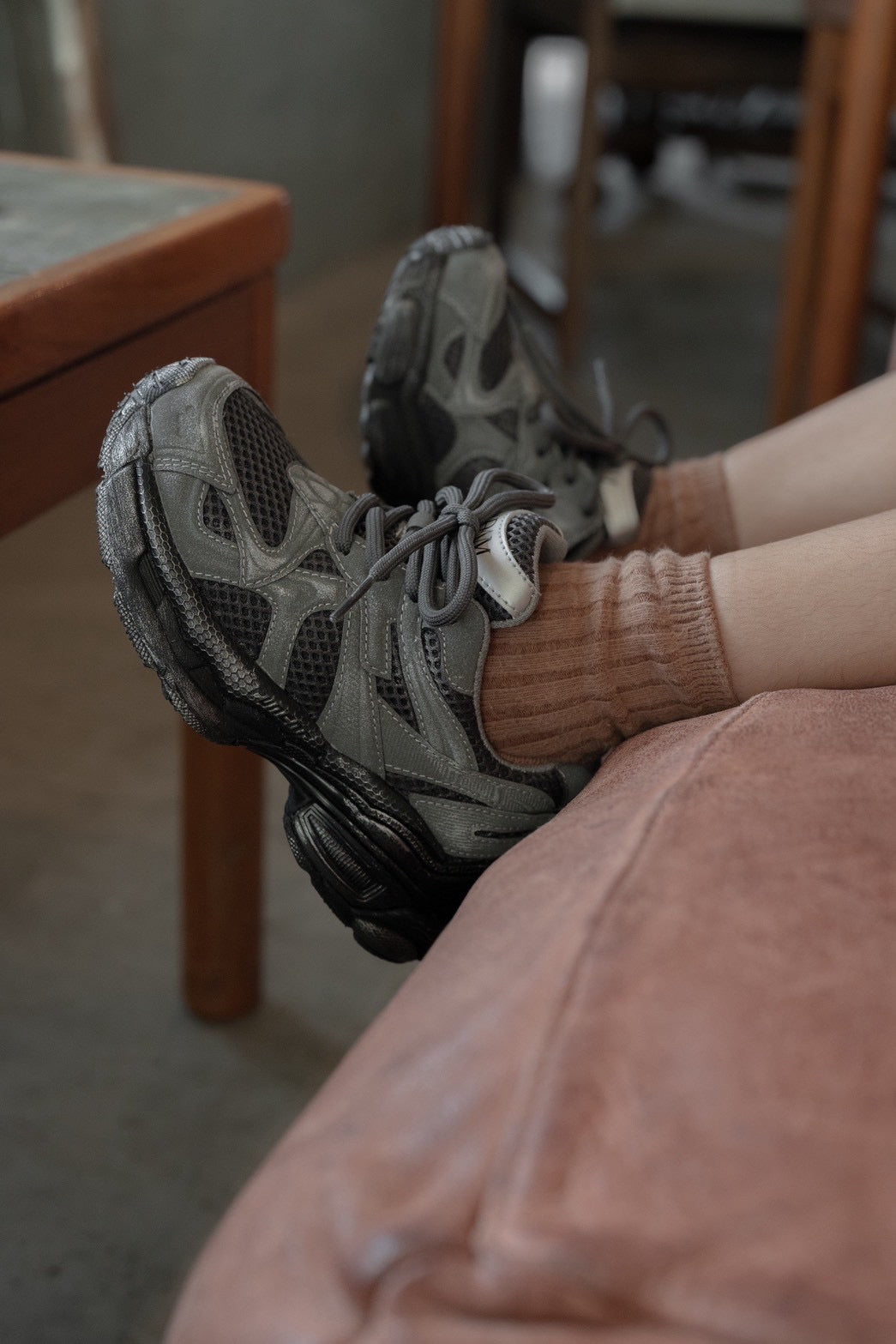 Vintage wolf sneaker - Smoky Stone [PADAM] (25AW) – anoko.