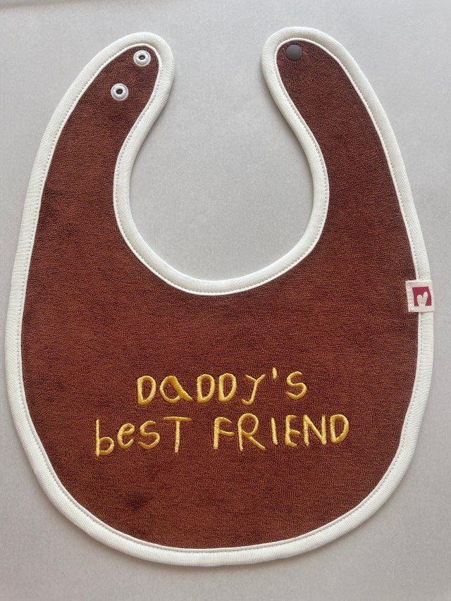 Lettering Bib - Light brown [mwahmwah]【2026年7月下旬以降順次発送】