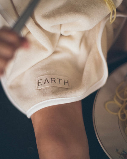 Organic Wash Bib [EARTH THE ARCHIVE] (26AW)