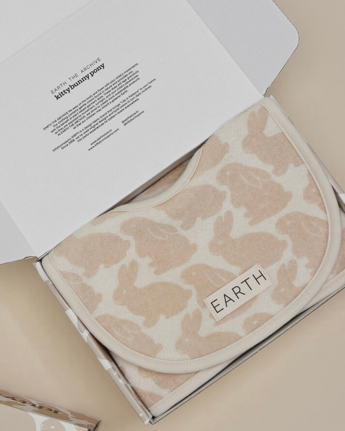 Little Bunnies Bib Set [EARTH THE ARCHIVE × KBP] (26AW)