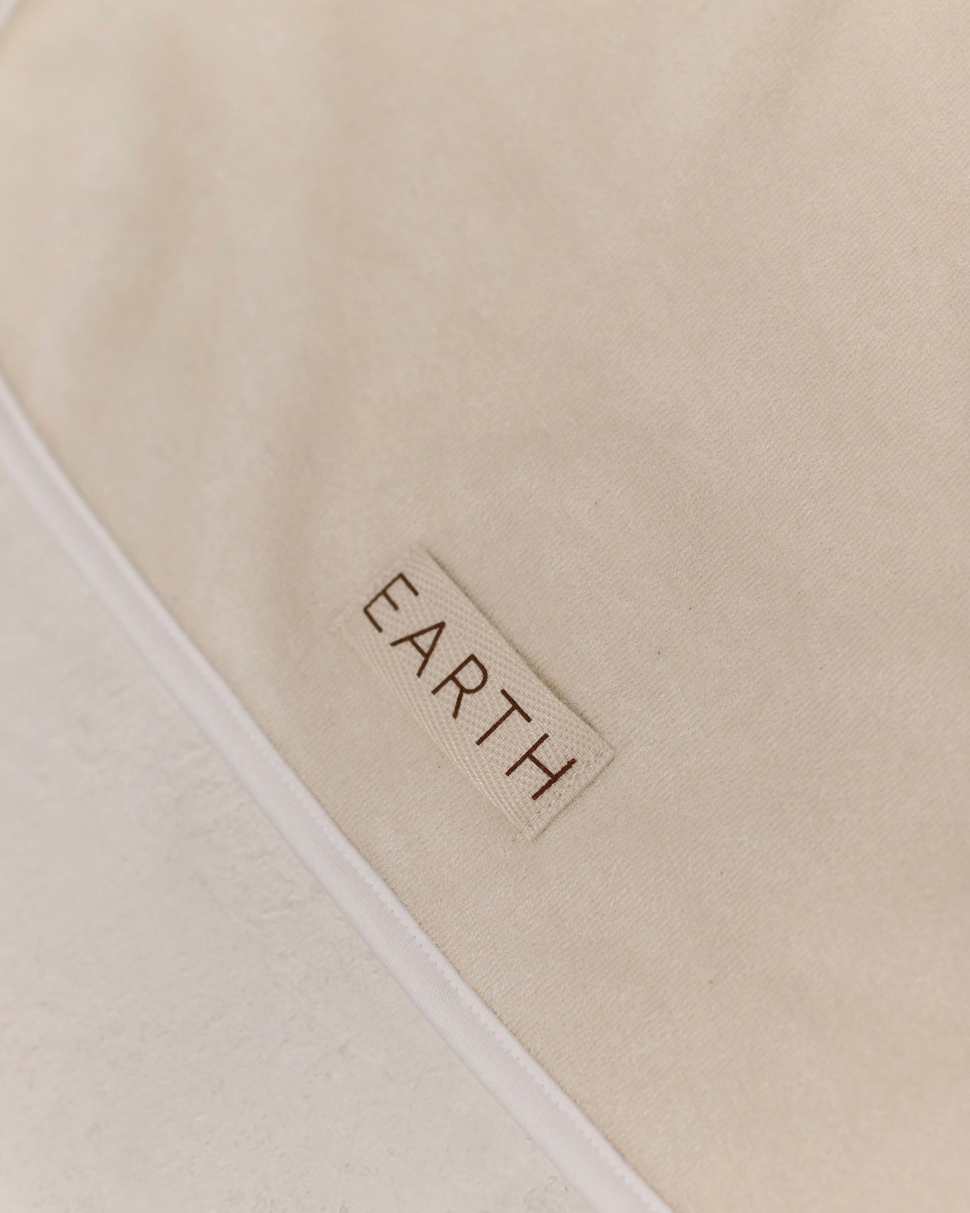 Organic Wash Bib [EARTH THE ARCHIVE] (26AW)