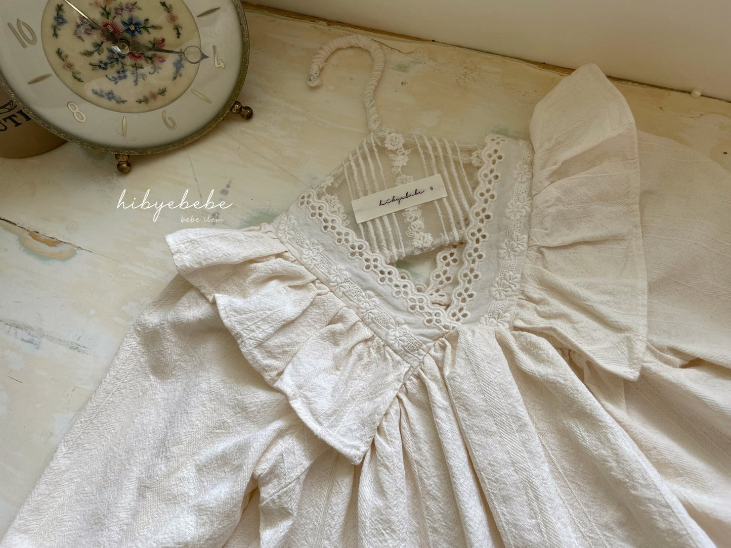 [hi bye bebe] V frill onepiece