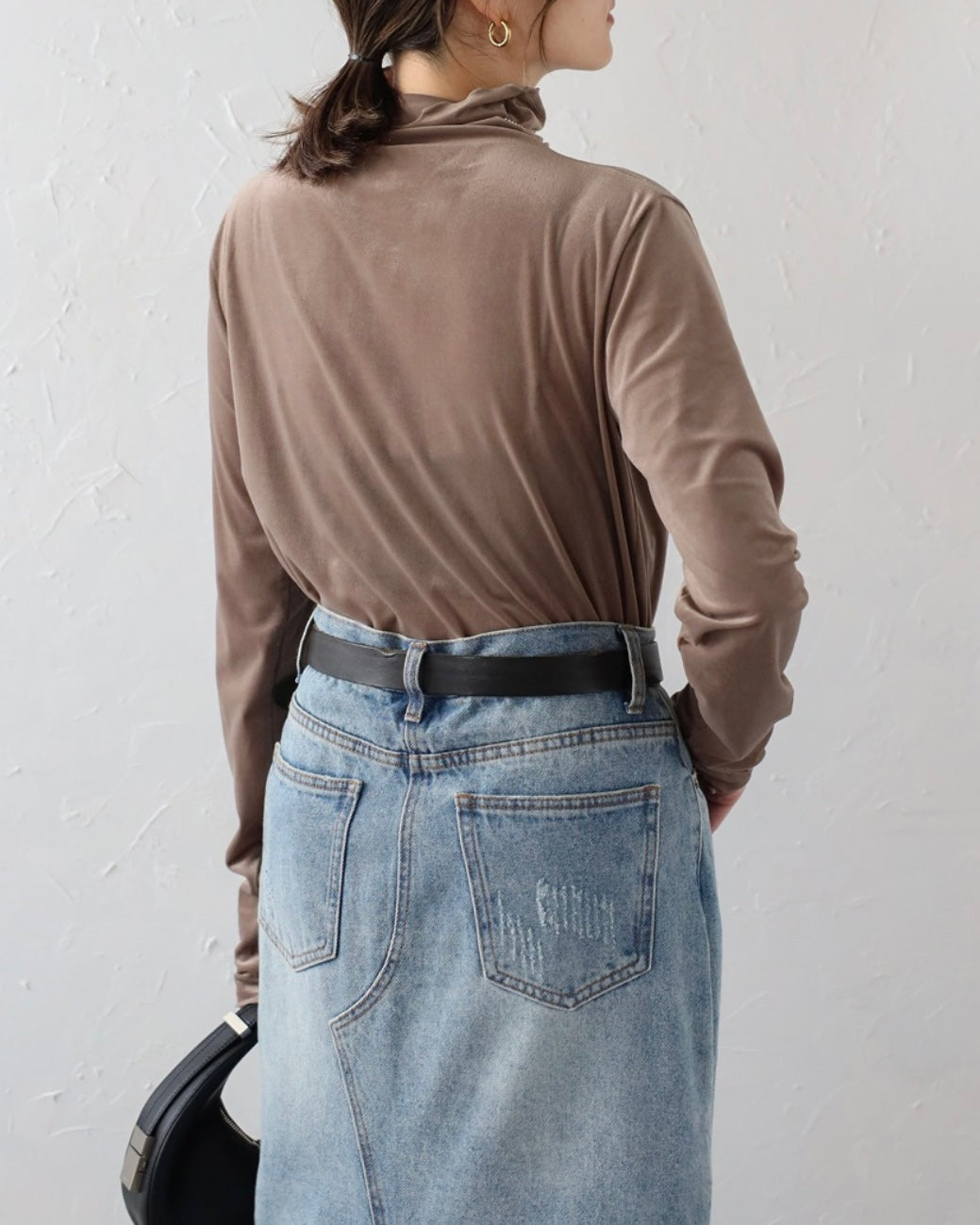Velour Mellow Turtle Pullover - Mocha