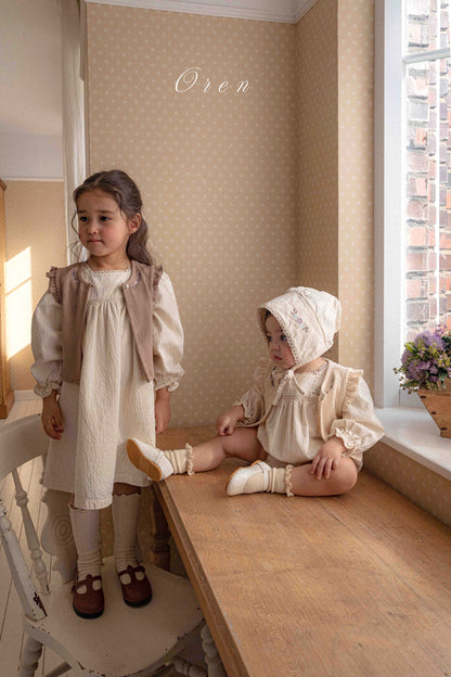 【予約商品】Emma embroidered vest [Oren] (26SS)【2026年3月中旬以降順次発送】