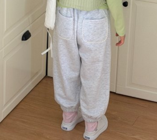 【予約販売】Milk Lace Jogger Pants [NINIBELLO] (26SS)【2026年2月下旬以降順次発送】