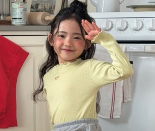 【予約販売】Heart Punching Eyelet Tee [NINIBELLO] (26SS)【2026年2月下旬以降順次発送】