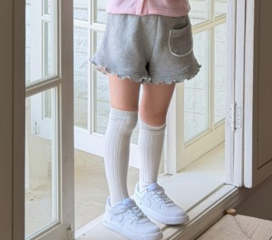 【予約販売】Pony frill pants [NINIBELLO] (26SS)【2026年2月下旬以降順次発送】