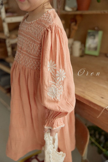 【予約商品】Marien Smoke One Piece [Oren] (26SS)【2026年3月中旬以降順次発送】