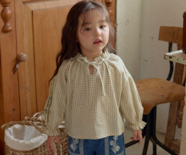 【予約商品】Nua embroidery blouse [Oren] (26SS)【2026年3月中旬以降順次発送】