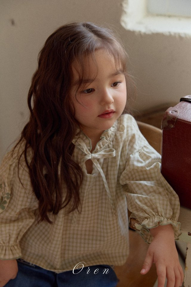 【予約商品】Nua embroidery blouse [Oren] (26SS)【2026年3月中旬以降順次発送】