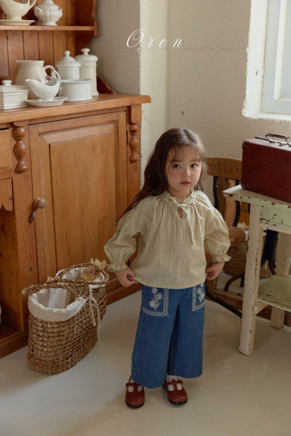 【予約商品】Nua embroidery blouse [Oren] (26SS)【2026年3月中旬以降順次発送】