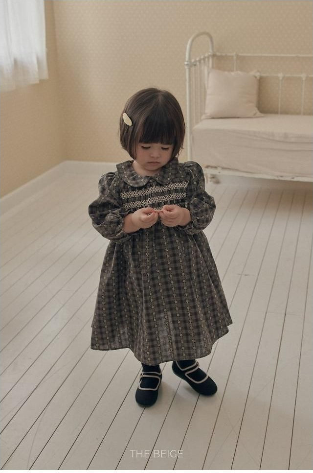Smock Dress [THE BEIGE]（2026AW） 4