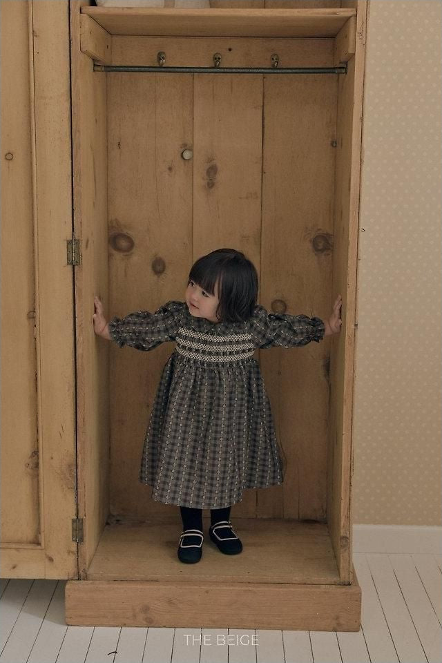 Smock Dress [THE BEIGE]（2026AW） 7