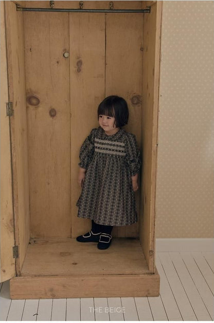Smock Dress [THE BEIGE]（2026AW） 8
