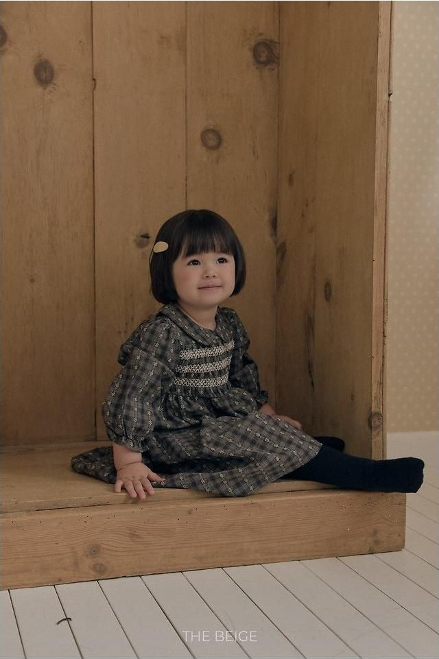 Smock Dress [THE BEIGE]（2026AW） 10