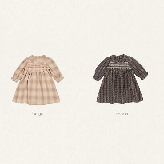 Smock Dress [THE BEIGE]（2026AW） 1