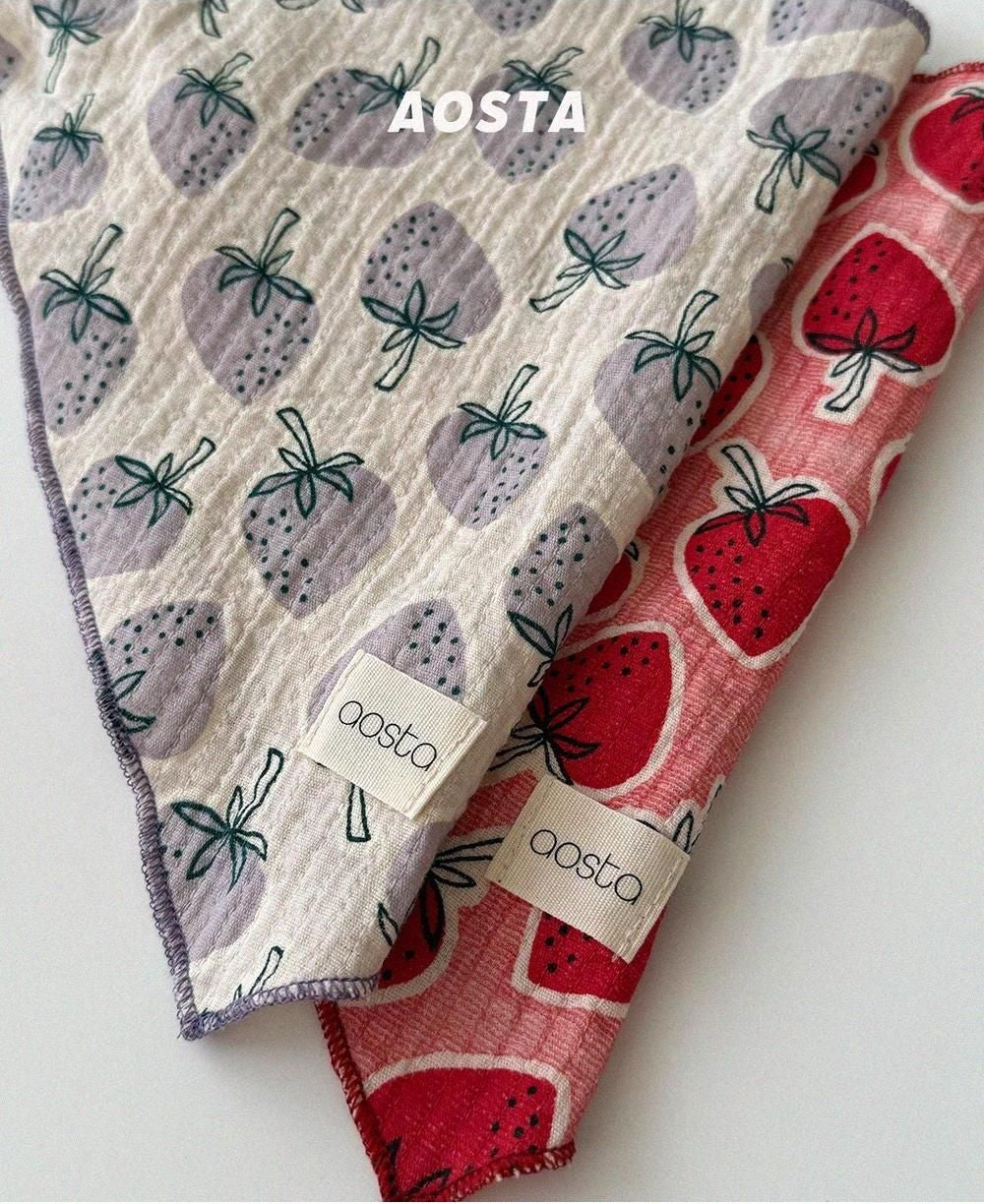 Strawberry Scarf [Aosta]（2026AW） 4