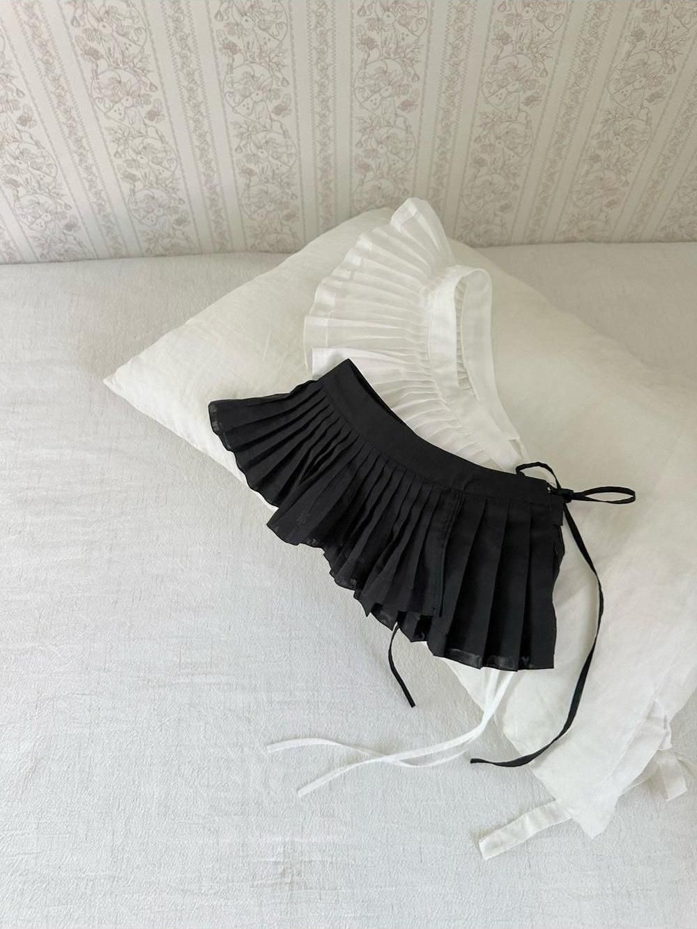 Layered Pleat Apron [monbebe]（2026AW） 12
