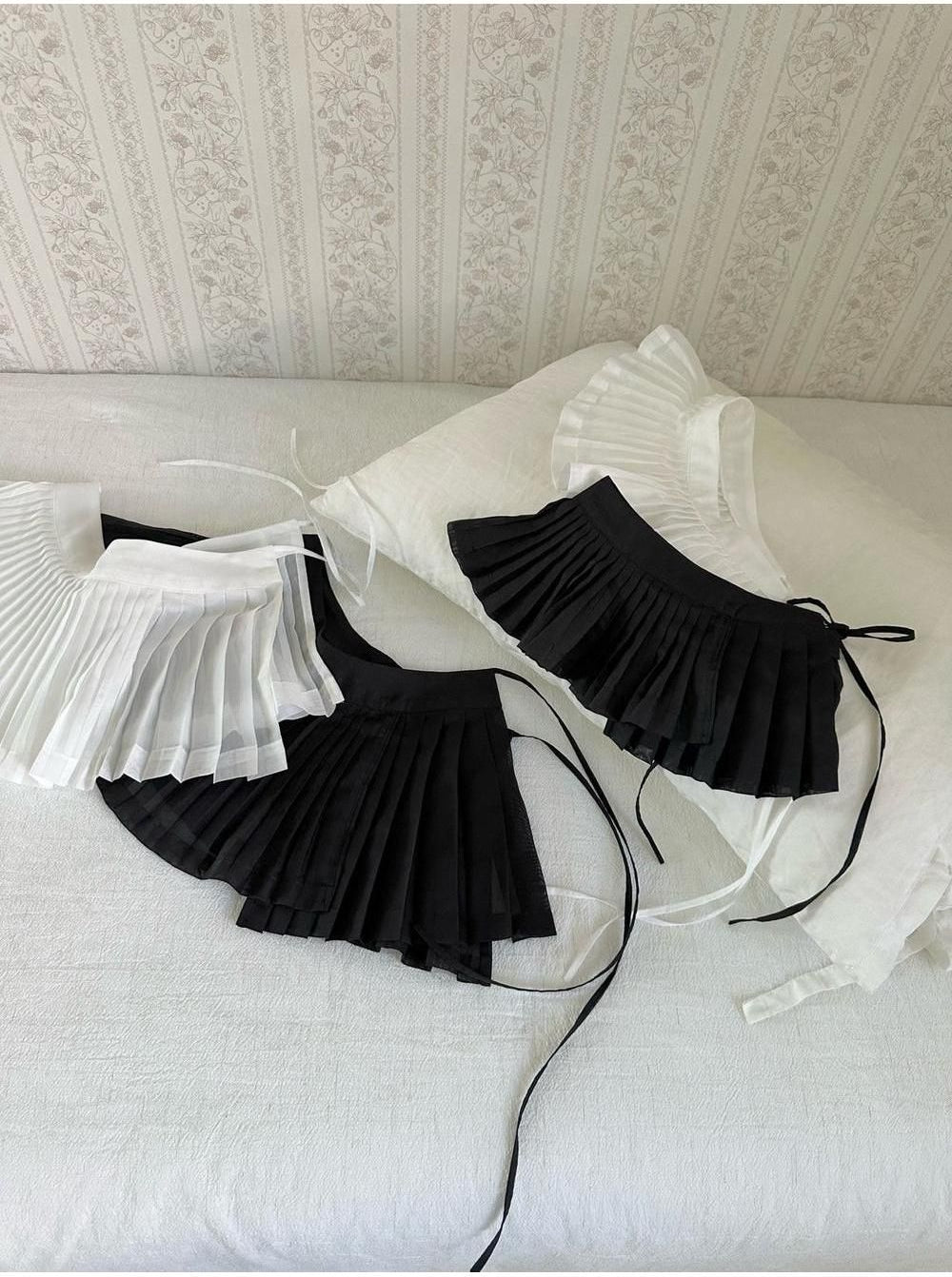 Layered Pleat Apron [monbebe]（2026AW） 13