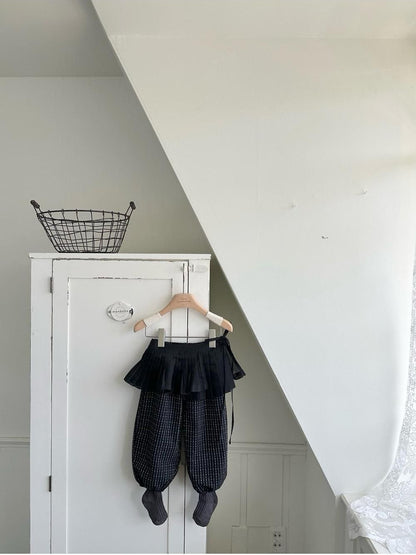 Layered Pleat Apron [monbebe]（2026AW） 18