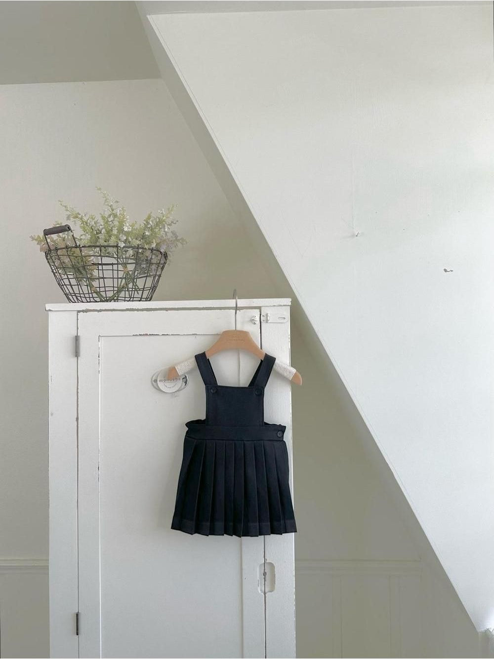 Louis Pleat Suspender Skirt [monbebe]（2026AW） 3