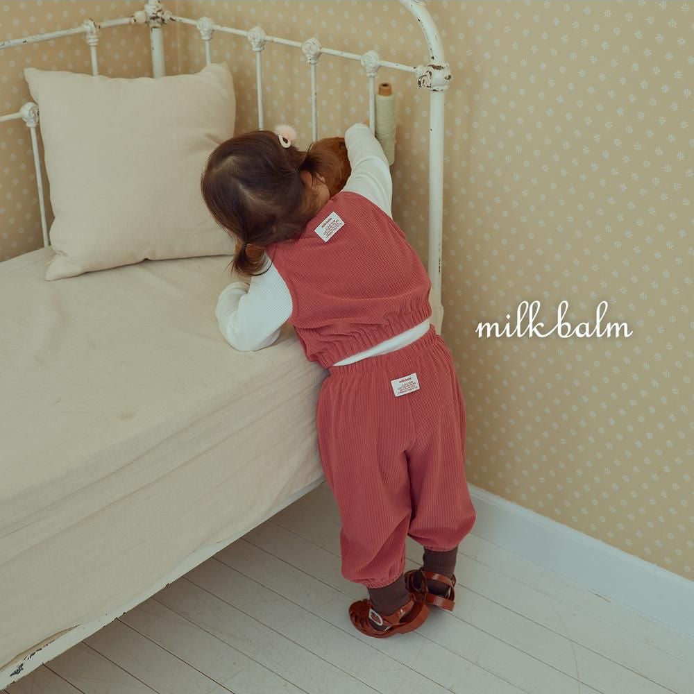 Dewy Vest [milk balm]（2026AW） 15