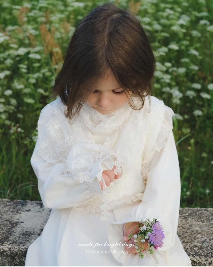Eyelet Lace Muffler [anggo]（2026AW） 2