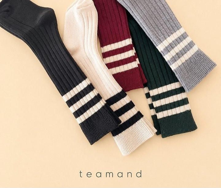 Three-Line Ribbed Knee Socks [teamand]（2026AW） 2