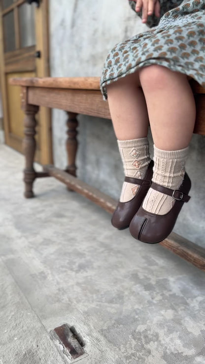 split-toed shoes / dark brown