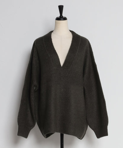 Deep V-Neck Knit [LADIES] 1