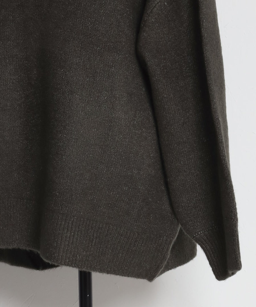 Deep V-Neck Knit [LADIES] 5