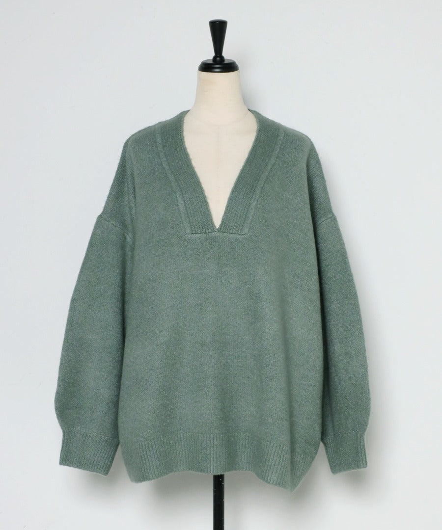 Deep V-Neck Knit [LADIES] 7